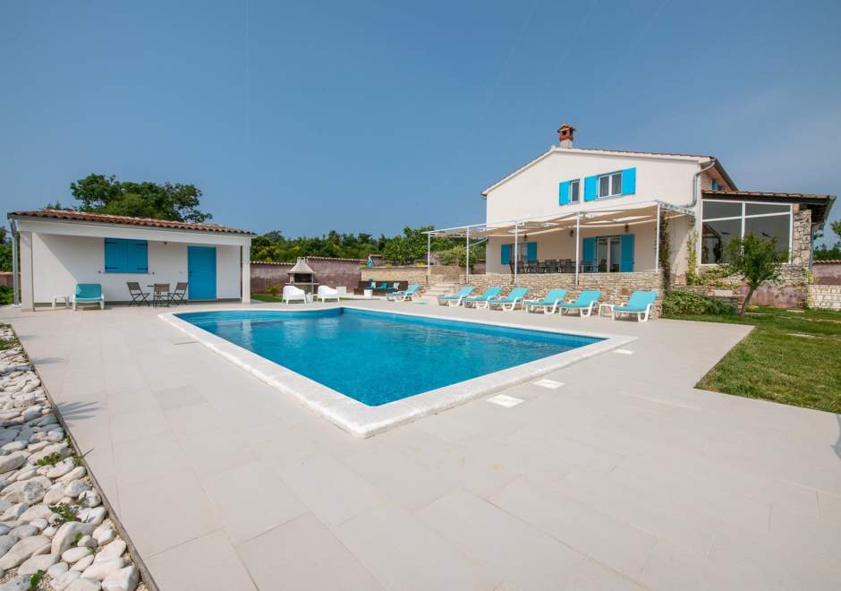 Villa Tanga in der Nähe von Rovinj mit privatem Pool und Garten für 8 Personen
