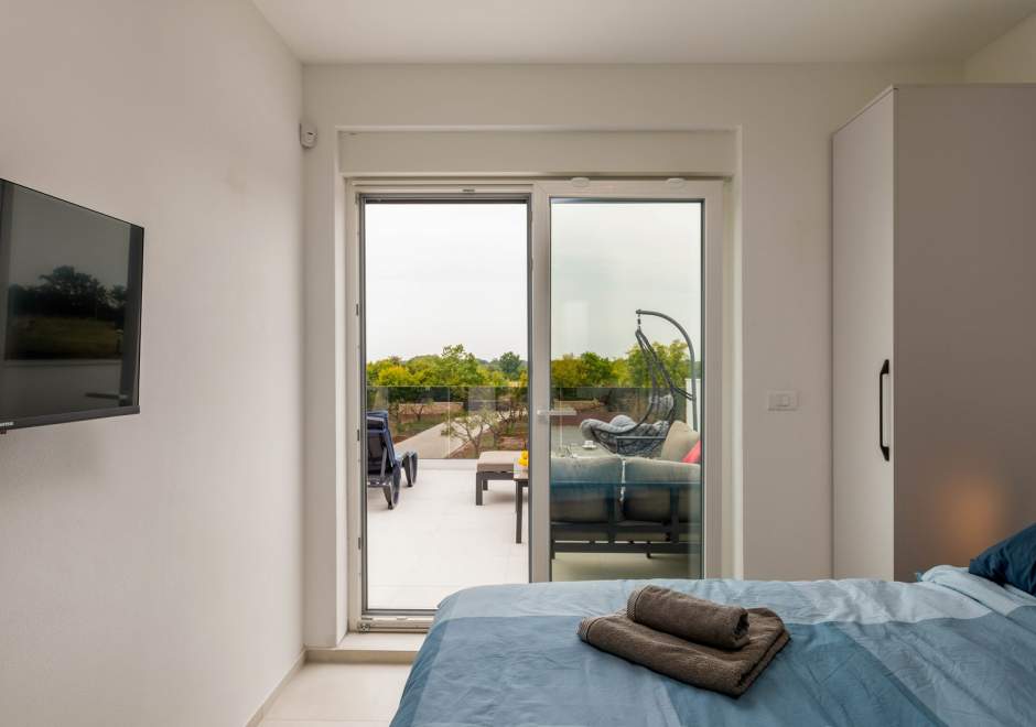 Modern three bedroom villa ROSMARINO with pool in Svetvinčenat