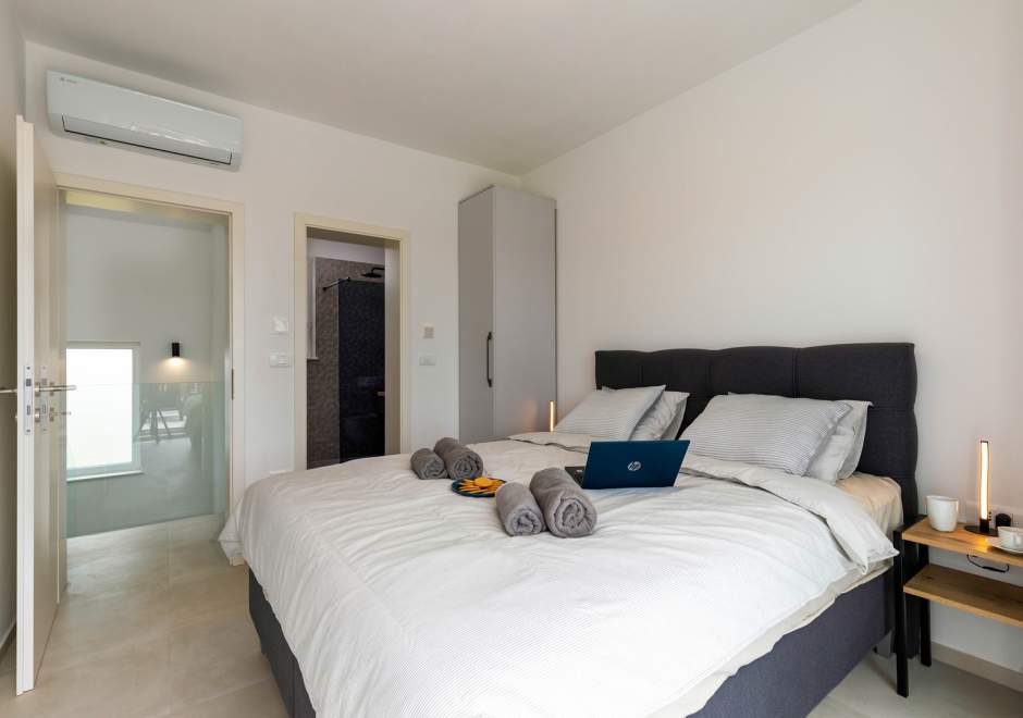 Modern three bedroom villa ROSMARINO with pool in Svetvinčenat