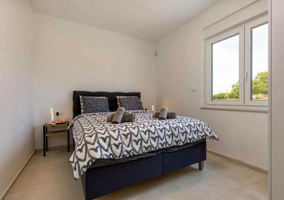 Modern three bedroom villa ROSMARINO with pool in Svetvinčenat
