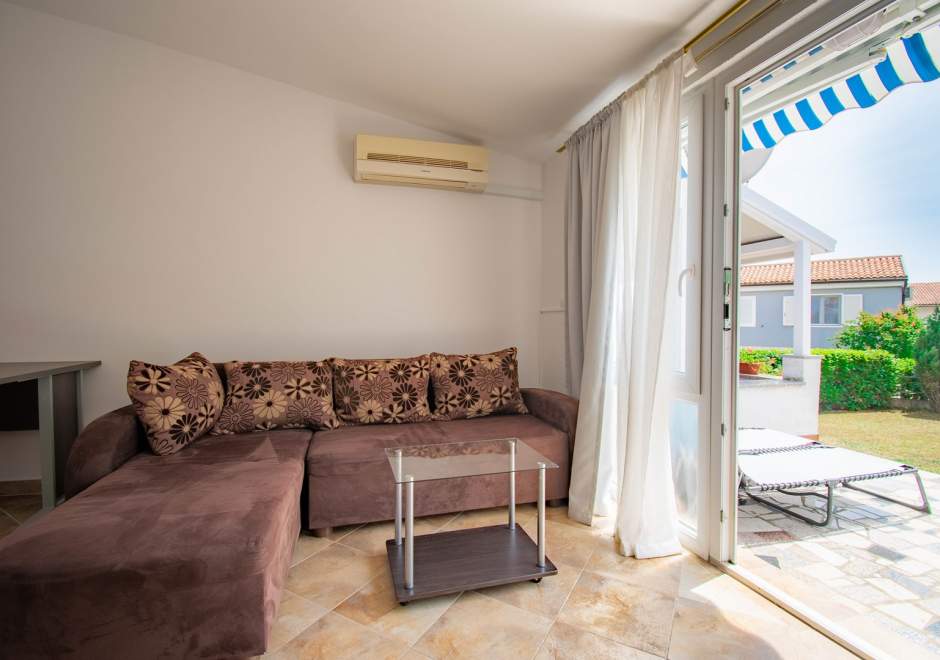 Apartments Betty / Comfort Studio for 2 persons near beach