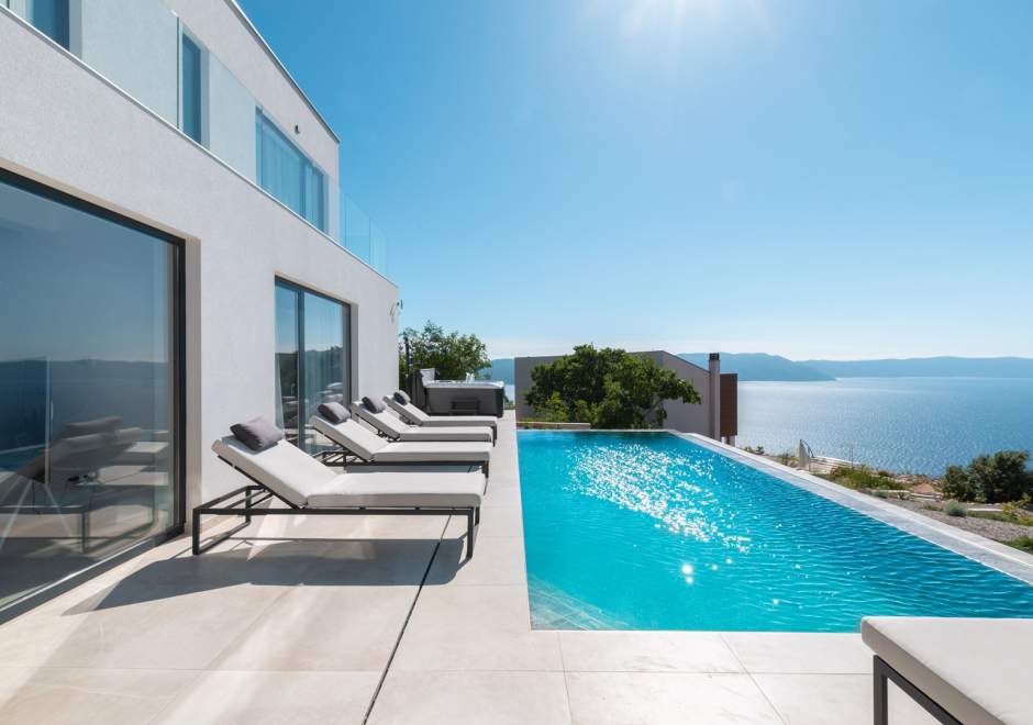 Villa Aristea with sea view, jacuzzi and infinity pool