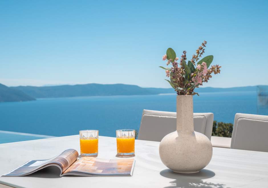 Villa Aristea mit Meerblick, Whirlpool und Infinity-Pool