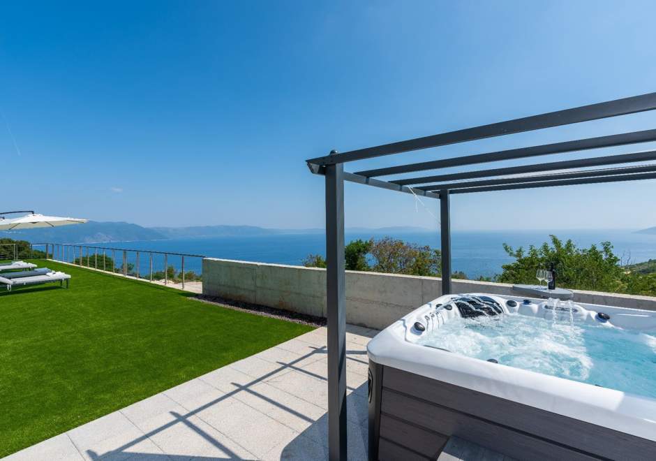 Villa Atrium mit Meerblick, privatem Pool, Whirlpool, Fitnessraum und Sauna