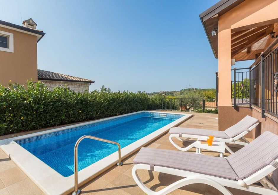 Charming villa Marina with pool near Poreč