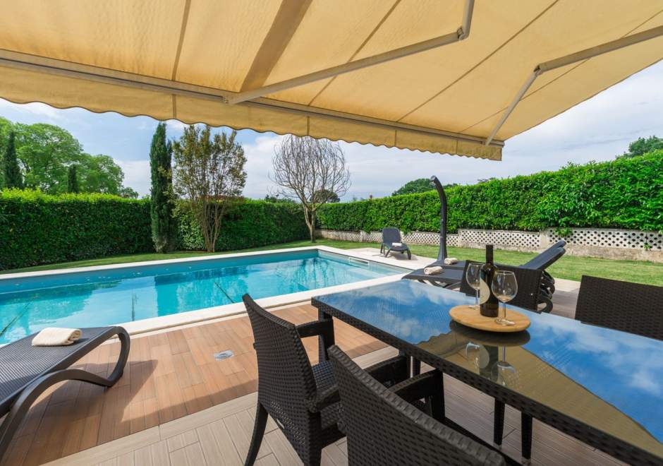 Exclusive 4 bedroom villa Alex in Porec with private pool, garden and parking