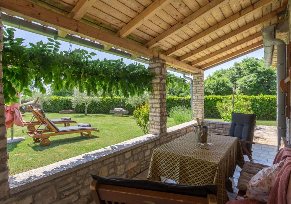 Sweet Home Ana for 3 persons in the countryside near Rovinj with jacuzzi