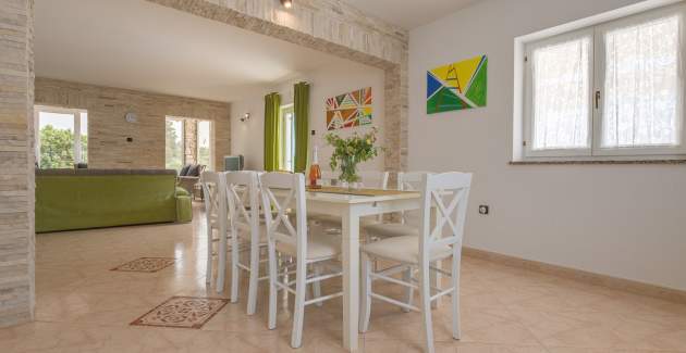 Villa Tanga near Rovinj with private pool and garden for 8 persons 
