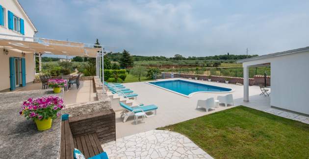 Villa Tanga near Rovinj with private pool and garden for 8 persons 
