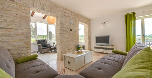 Villa Tanga near Rovinj with private pool and garden for 8 persons 
