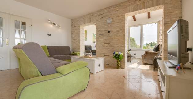 Villa Tanga near Rovinj with private pool and garden for 8 persons 
