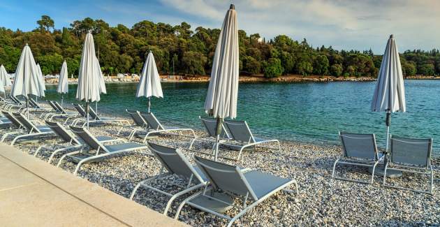 Villa Tanga vicino a Rovigno con piscina privata e giardino per 8 persone