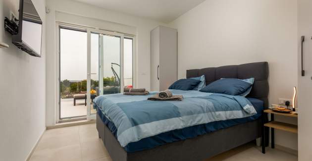 Modern three bedroom villa ROSMARINO with pool in Svetvinčenat
