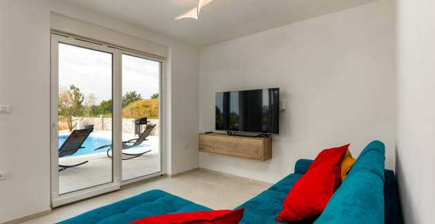 Modern three bedroom villa ROSMARINO with pool in Svetvinčenat