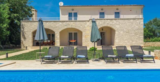 Countryside villa / Diletta with pool and garden