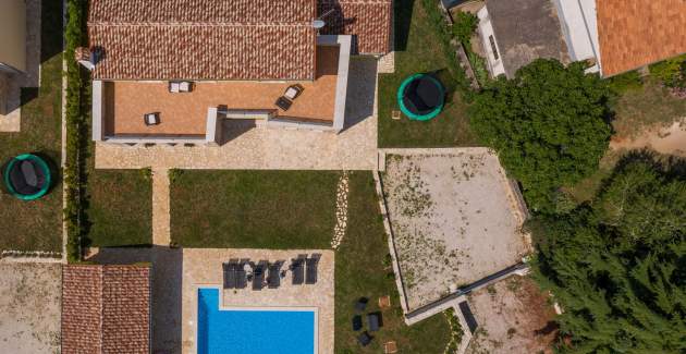 Villa Violetta con piscina e giardino