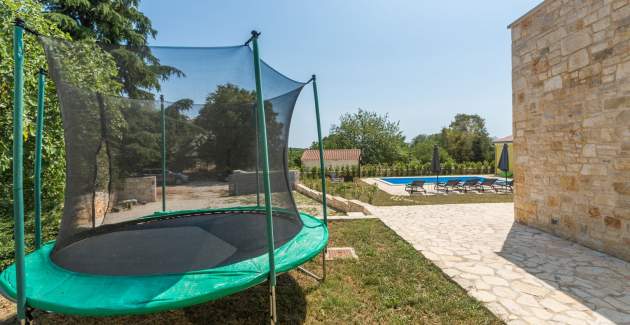 Countryside villa / Violetta with pool and garden