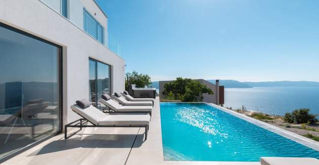 Villa Aristea with sea view, jacuzzi and infinity pool