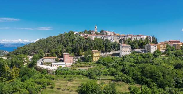 Villa Aristea with sea view, jacuzzi and infinity pool