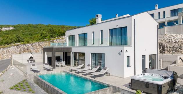 Villa Aristea mit Meerblick, Whirlpool und Infinity-Pool