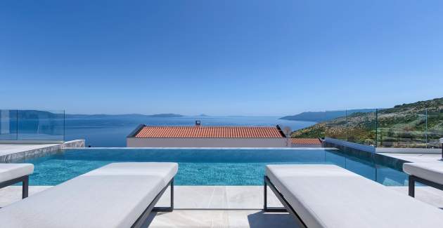 Villa Ateneum con vista mare, jacuzzi e piscina a sfioro