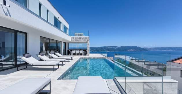 Villa Ateneum con vista mare, jacuzzi e piscina a sfioro