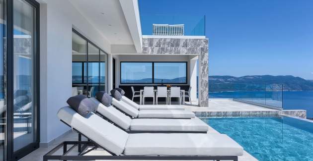 Villa Ateneum con vista mare, jacuzzi e piscina a sfioro