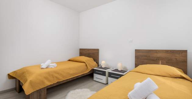 Apartment mit zwei Schlafzimmern REA in Rovinj