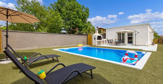Casa vacanze Infinity con piscina e barbecue vicino Pola