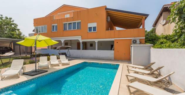 Comfort apartments with pool for adults in Medulin / One-bedroom A1