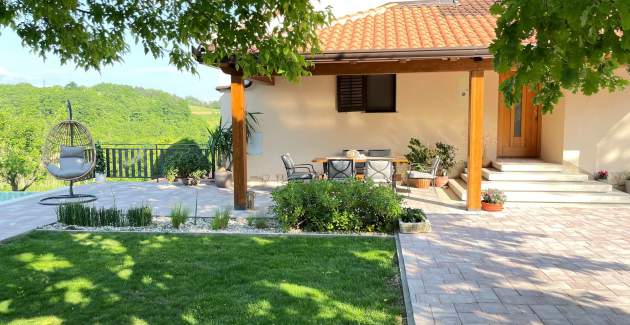 Holiday home with private pool and garden in central Istria / Tervis