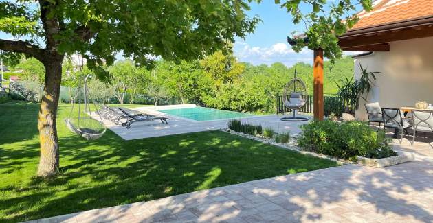 Holiday home with private pool and garden in central Istria / Tervis