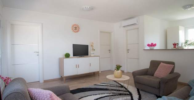 Villa Campagna with private pool, parking and garden in Rovinj