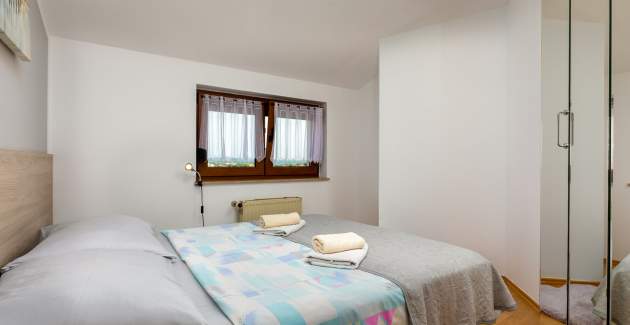 Appartamenti Kristina / Comfort appartamento con due camere da letto con terrazza e parcheggio