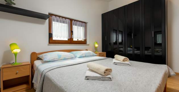 Appartamenti Kristina / Comfort appartamento con due camere da letto con terrazza e parcheggio