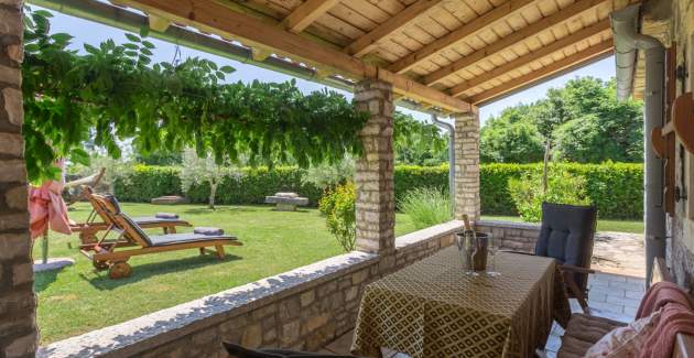 Sweet Home Ana for 3 persons in the countryside near Rovinj with jacuzzi