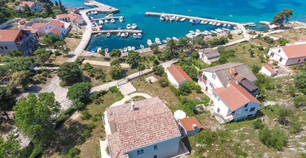 Beachfront Holiday House Kaliope