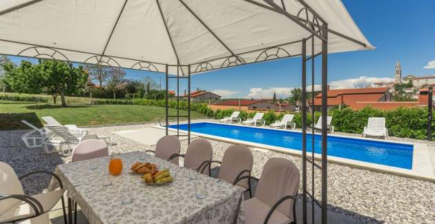 Holiday Home with pool in Višnjan
