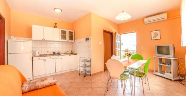 Guest House Marica, one-bedroom apartment with terrace A1