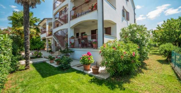 Guest House Marica, one-bedroom apartment with terrace A1
