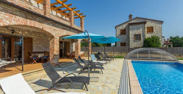 Beautifull stone Villa with pool for 8 persons
