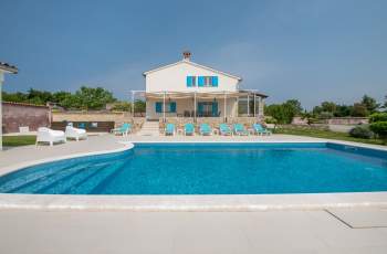 Villa Tanga near Rovinj with private pool and garden for 8 persons 
