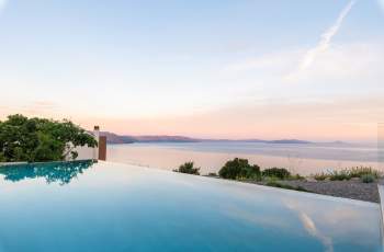 Villa Aristea mit Meerblick, Whirlpool und Infinity-Pool