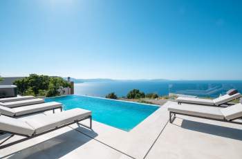 Villa Aristea con vista mare, jacuzzi e piscina a sfioro