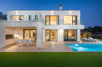 Villa Atrium with heated pool, sea view & jacuzzi