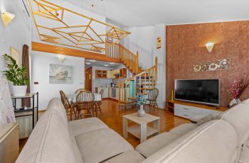 Olea Magica / 2B Apt Bianchera with terrace