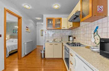 Olea Magica / 2B Apt Bianchera with terrace