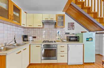 Olea Magica / 2B Apt Bianchera with terrace