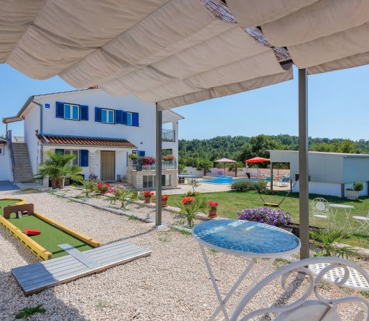 Kuća za odmor u centralnoj Istri s bazenom i hidromasažom