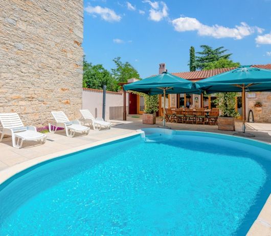 Rustic Villa Diana with pool near Rovinj